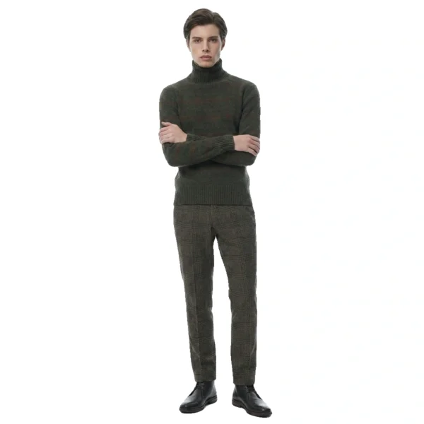 Rustic-Wool-Turtleneck-front.webp