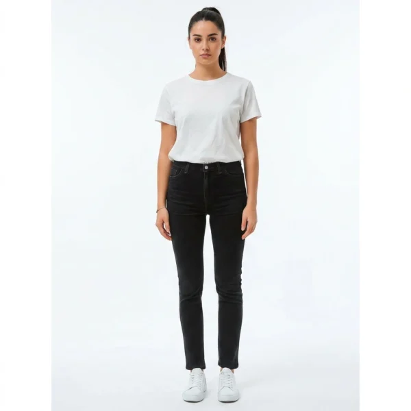 breezy-jeans-front.webp